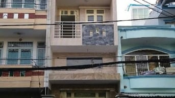 Cho thuê Nhà nguyên căn mặt tiền, số 136 đường số 32, P.10, Q.6