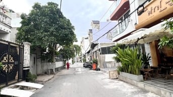 Bình Tân- 74m2- Hẻm 8m- 4 Tầng- 4PN- 6.5tỷ- SHR- Hoàn công