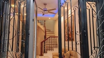 Bán nhà trong ngõ phố Minh Khai, DT sổ đỏ là 18m2 x4 tầng xây mới