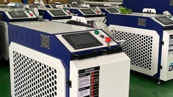 Máy cắt laser cầm tay ( làm lạnh bằng nước )