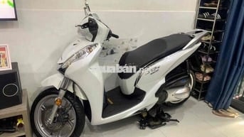 xe nhà cần bán Sh300i ĐK2019 bản báo nhiệt