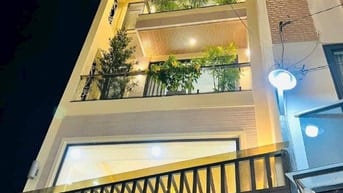 Đi nước ngoài định cư bán gấp nhà ở đường Nguyễn Văn Trỗi, phường 11, 