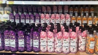  Cần người làm việc: đóng gói, dán tem ( tuổi 20- 55, chăm chỉ )