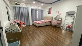 Bán gấp nhà 4lau,MT Nguyễn Thượng Hiền,Bình Thạnh,70m,5PN,hơn 9ty