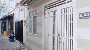  Nhà nguyên căn hẻm 3m Lũy Bán Bích, DT: 3,5m x 5,5m, gác suốt