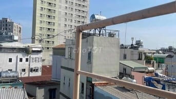 Cho thuê nhà hẻm 3m(3 gác) Nguyễn Biểu, P.1, Q.5 giá 12.5tr