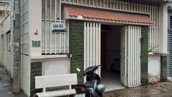 Nhà cấp 4 gác lửng 2 mặt tiền, (5.8mx23.8m)