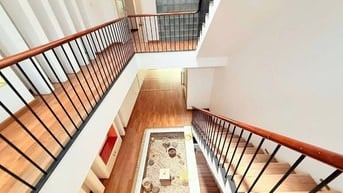 Phố Nhật Linh Lang lô góc, 3 thoáng, sổ to, vuông trước sau 