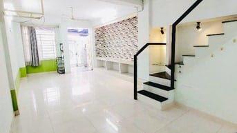 Nhà góc đẹp, 3 tầng  (4.2x15m), gần Mặt tiền Phạm Thế Hiển P5 Q8
