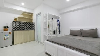 Phòng 16m2-4,3tr, cửa sổ, kệ bếp, full nội thất, thang máy, 24/24 