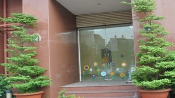 Cho thuê căn hộ tầng trệt tiện làm văn phòng công ty