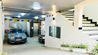 BÁN NHÀ PHỐ VÕNG THỊ – VỊ TRÍ ĐẸP NHẤT PHỐ – 10 TẦNG THANG MÁY GIÁ 52 