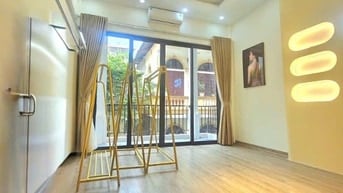 Nhà đẹp Hoàng Văn Thái, 55m2-13.9 tỷ_ô tô vào nhà, mặt ngõ 2 ôtô tránh