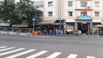 Căn hộ chung cư mặt tiền tầng trệt đường Vũ Huy Tấn kinh doanh sầm uất