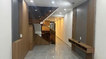 Bán nhà ngay CHỢ - hẻm 139 Trần Đình Xu Quận 1 ngà 2 lầu 4pn 2 mặt tiề