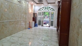 Cho thuê nhà đẹp mặt tiền Tên Lửa 25 triệu