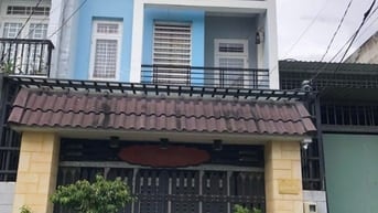 Nhà Ngộp 1 Lầu 93m2 full thổ Tân Phú Trung giá 760 Triệu có SHR