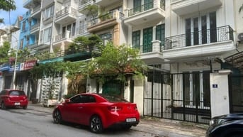 Bán shophouse Xây Thô Mặt Phố Chùa Láng. DT 120 m2, Nhà Xây 6,5 Tầng 