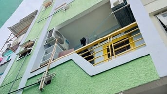 Bán nhà khu Bùi viện, Quận 1, 2 lầu giá 4.95 tỷ