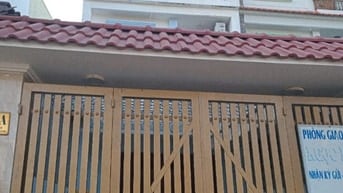 Nhà Mặt Tiền cần Bán Gấp Thích Hợp cho Khách Ở Mặt Tiền  Kinh Doanh