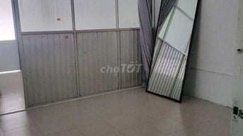 Cho thuê nhà hẻm 4m (XH) Nguyễn Tiểu La, P.8, Q.10 giá 16tr