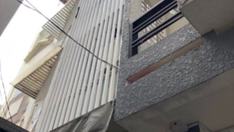 NHÀ 4 TẦNG BTCT- 30M2 - BAN CÔNG SÂN TRƯỚC - DT 30M2 - GIÁ 5.7 TỶ
