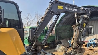 Cần thanh lý con VOLVO hàng bên Lào về