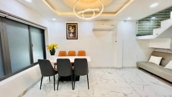 Chạy nợ bán gấp nhà đ.Nguyễn Tất Thành,Q4 gần ủy ban,dt 60m2-1 tỷ80tr