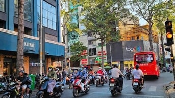 CẦN BÁN NHANH MẶT TIỀN TRẦN BÌNH TRỌNG QUẬN 5,DT 84M2 ĐƯỜNG 20M,LỀ 4M.