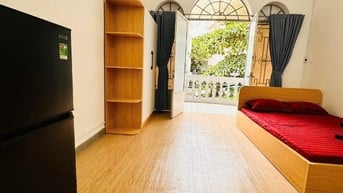 Phòng đẹp bancon - 21/1 đường Trường Sơn, P4, Q. Tân Bình Có máy lạnh