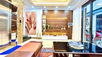 BÁN NHÀ GẦN ĐƯỜNG NGUYỄN KHANG – THANG MÁY – NỘI THẤT XỊN – Ở NGAY