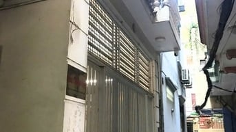 Nhà 6 tầng, 42m2, có thang máy, gần Cầu Giấy Center Point