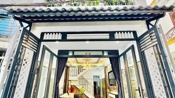Gấp! Bán nhà 43m2 Đồng Đen,Tân BìnhGần Đại Học Văn Hiến.Hẻm 6m.Sổ sẵn.