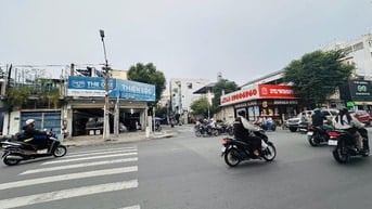 Bán Nhà Mặt Tiền Đường 325 Trường Chinh p14 Q. TB dt: 4 x 25m 