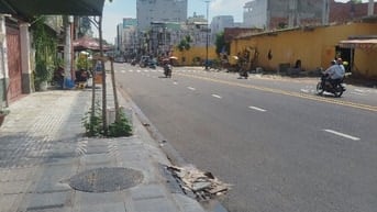 Nhà mặt tiền đường  cách nhà ga T3 500m 