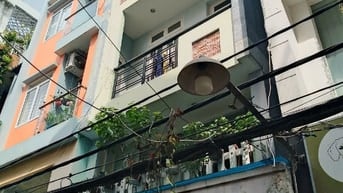 Nhà hẻm 220 Hoàng Hoa Thám (5 tầng; 4,5mx13,5m. Nở hậu 5,6m). Giá 10 t