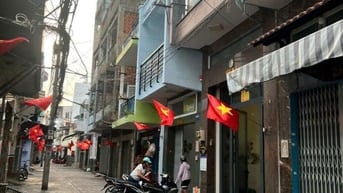NHÀ ĐẸP HẺM XE HƠI CAO VĂN LẦU DT(3.4X18)NỞ HẬU 5.4M GIÁ 11.8 TỶ 