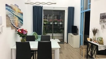 Tôi bán căn góc CC 312 Lạc Long Quân Q. 11. DT 65m2 2P, 2WC, SH lâu dà