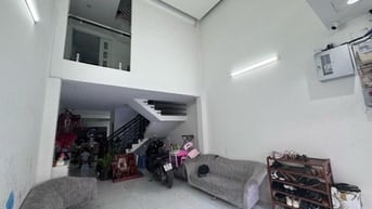 HIẾM! Bán Nhà 4 Tầng Cực Đẹp Đặng Văn Ngữ, 60m2, 7.7 Tỷ 