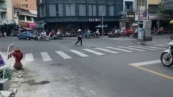 Bán nhà mặt tiền phường Tân Định Quận 1, ngang 6m nở hậu 9m - 187m2 CN