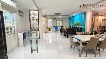 Cho thuê gấp nhà 3 mặt tiền hẻm 10m đường Phan Anh