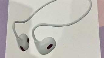 Tai nghe Bluetooth Pro Air loại xin mình mới mua 250k ban’ lại 100k, 
