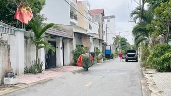 Bán nhà 2 lầu đẹp 64m2, 3PN đủ công năng, không quy hoạch 