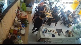  SANG QUÁN BÚN BÒ - MẶT TIỀN GÓC ĐƯỜNG TÂN SƠN - TÂN BÌNH - TP HCM.