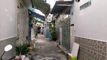 Cho thuê Nhà nguyên căn 28m2, 1 trệt, 1 lầu - Phạm Văn Chiêu
