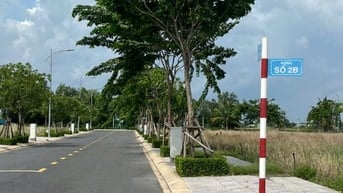 Bán nhanh lô đất mặt tiền lớn KDC King Hill, ngay TTTM, SHR.