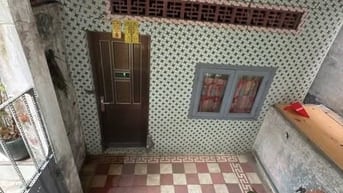 3,98 tỷ nhà nát tiện xây 4x14 cách mt 20 mét , SHR nở hậu đẹp 