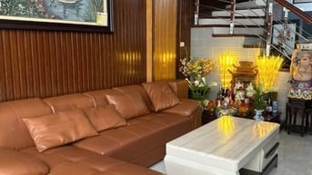 Chính chủ Cho thuê nhà lâu dài, tại Gia Thuỵ, Long Biên, DT 42 m2