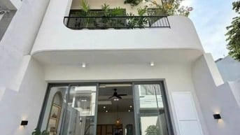 Nhà cần bán gâp để khách đi nước ngoài
