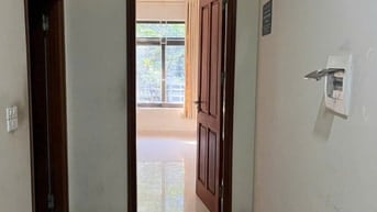 Chính chủ cần bán gấp nhà ngõ 80 Trung Kính 50m² mặt tiền 4.5m lô góc 